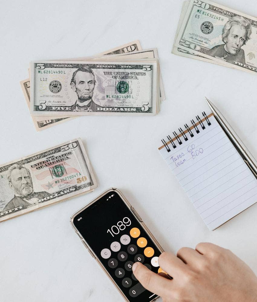 woman explains how gen z is broke not lazy