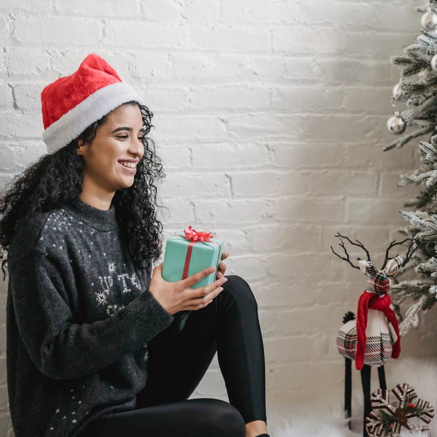 Woman Breaks Up With Her Boyfriend On Christmas Day For Giving Her A Bottle Of Wine As A Gift