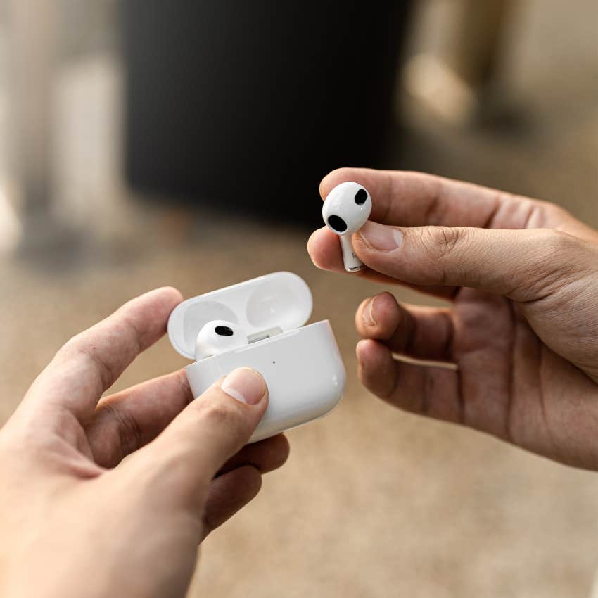 Kind Mom Agrees To Help Pay For Another Woman's Groceries Before Realizing Something Darker Might Be Going On