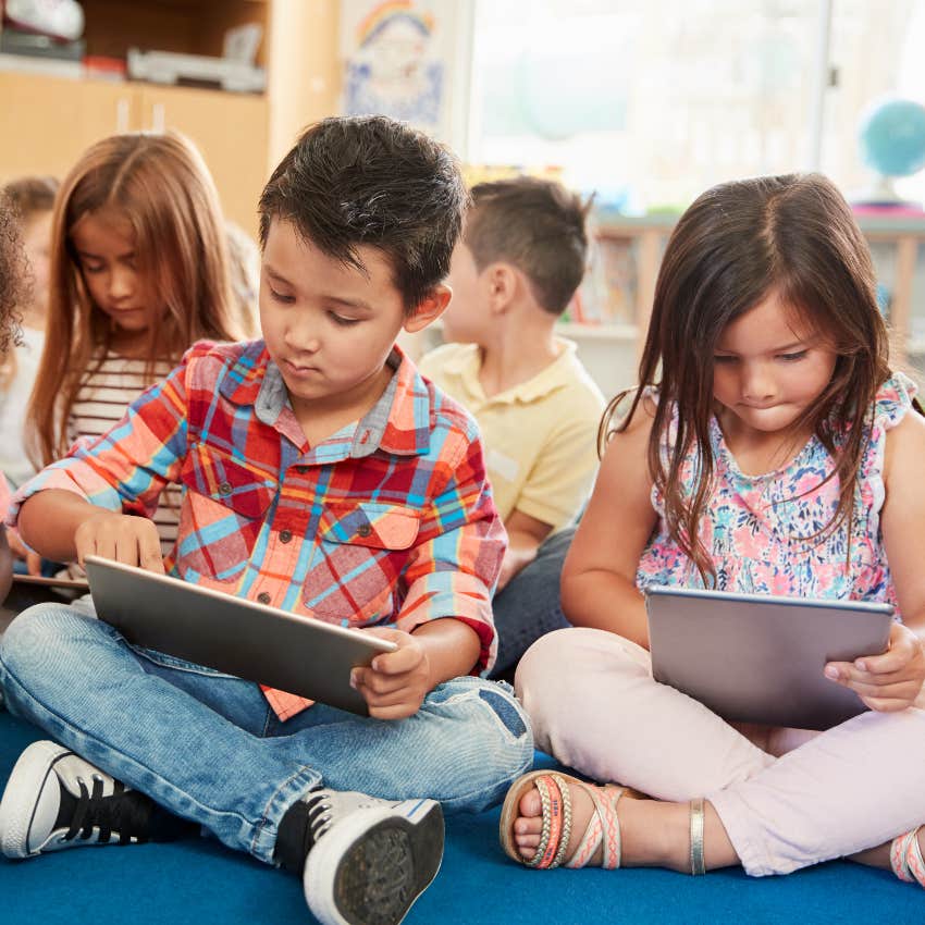 Therapist Explains How Technology In Schools Harms Kids' Brains &amp;amp; Could Be Impairing Their Ability To Learn