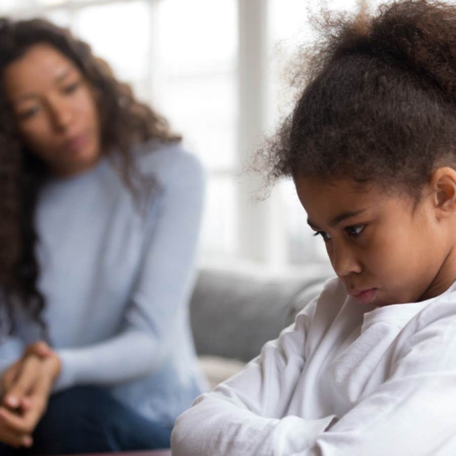 5 Signs Your Parents Frequently Gaslighted You As A KidAnd That It's Still Happening Today 