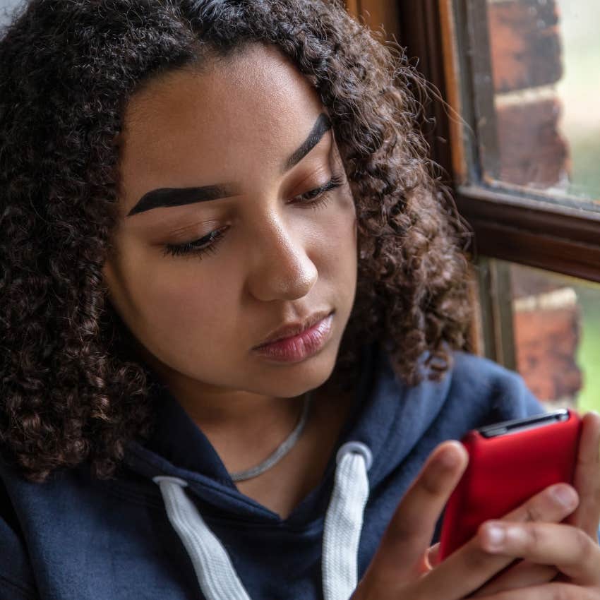 Teen Won't Speak To Her Mom After She Hid Her College Acceptance Email