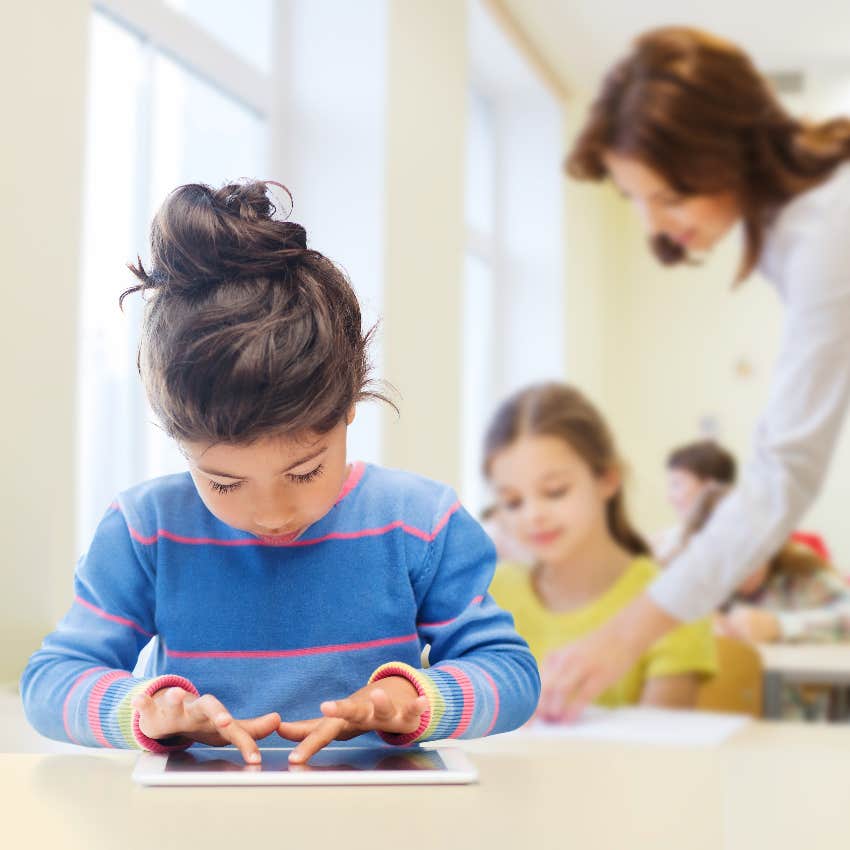 Therapist Explains How Technology In Schools Harms Kids' Brains &amp;amp; Could Be Impairing Their Ability To Learn