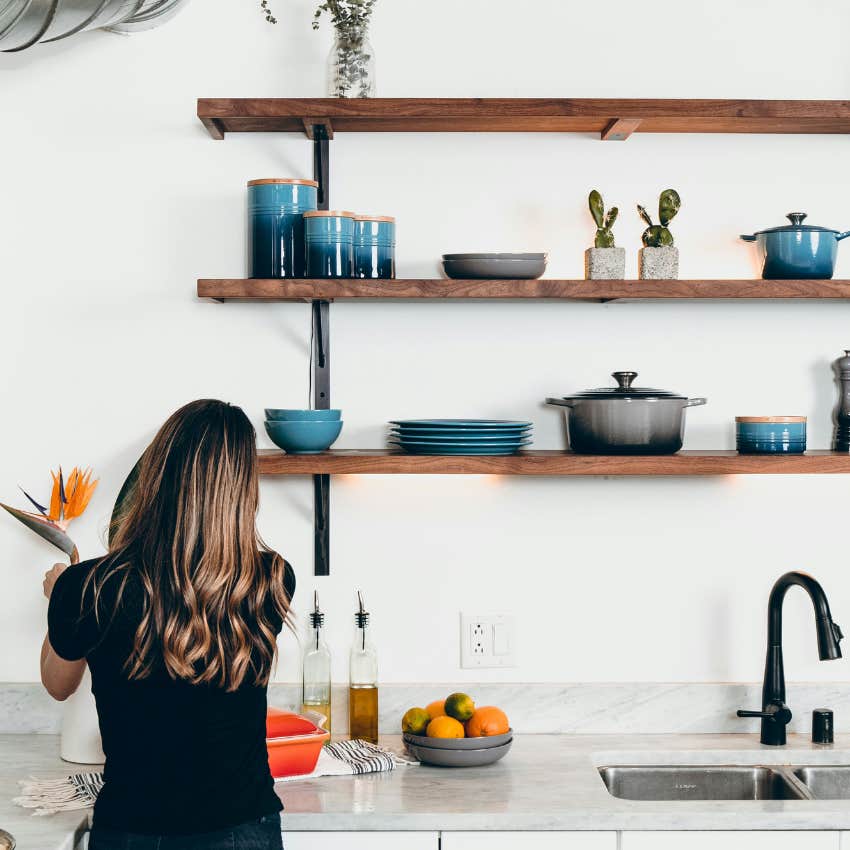 Therapist Shares 5-Step Method For Cleaning When You're Overwhelmed By The Mess